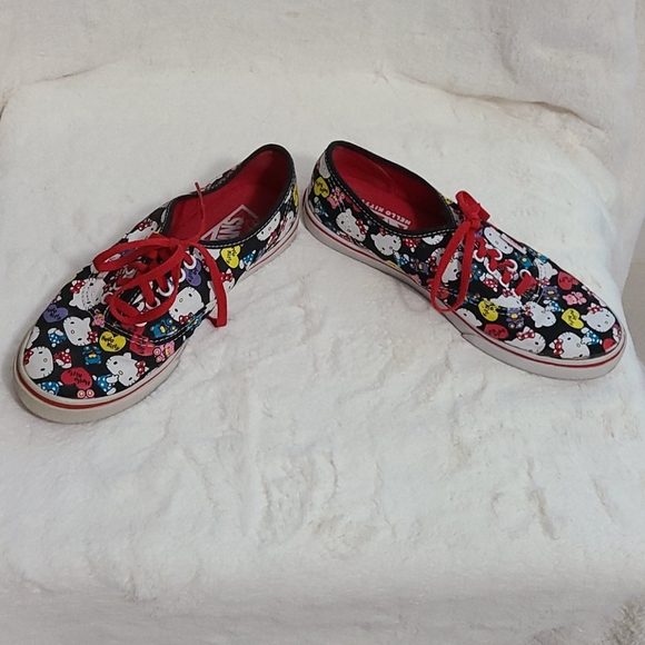 Hello Kitty Vans - Picture 5 of 6